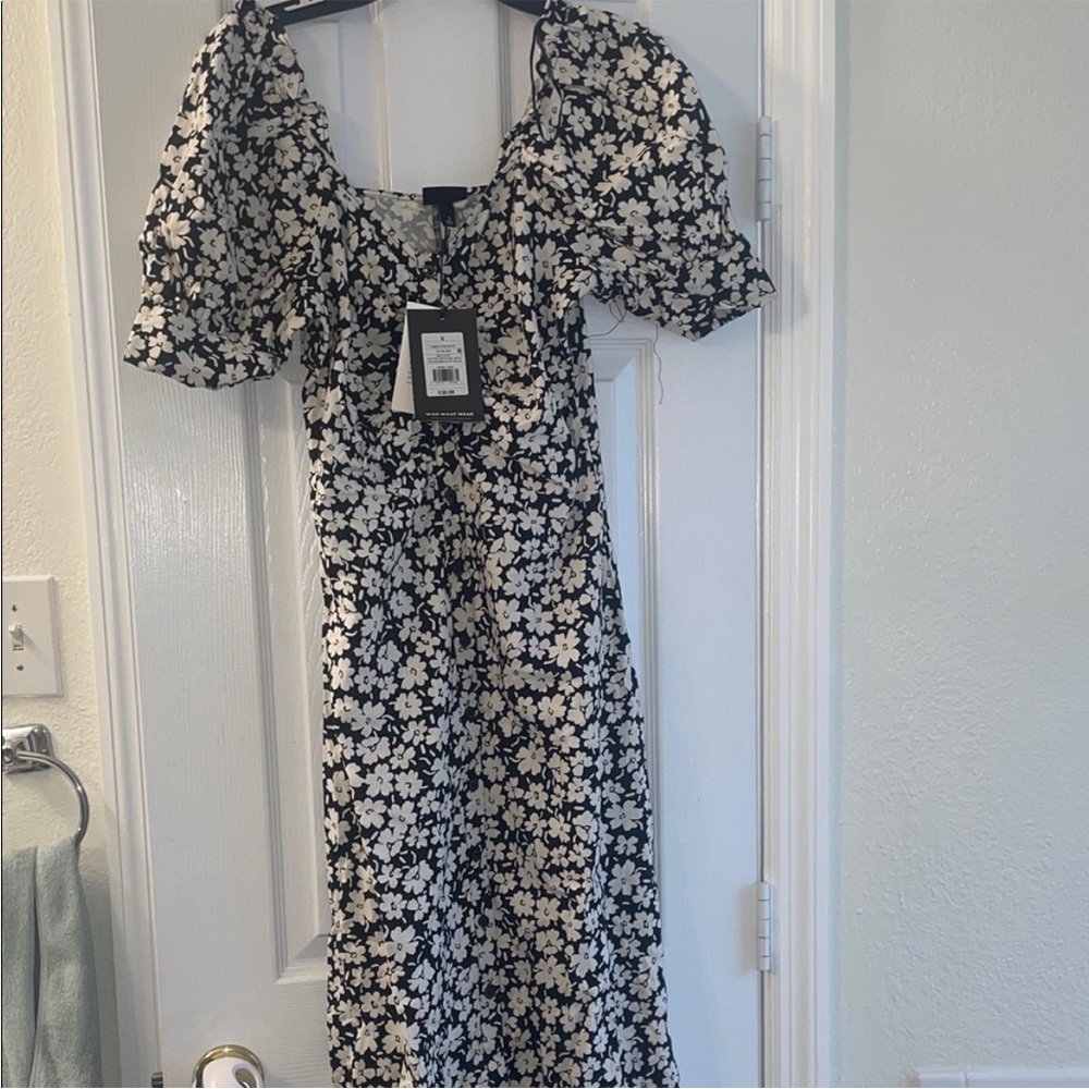 Who What Wear Black and Cream Floral Midi Dress